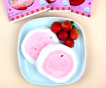 Sugarolly Cotton Candy Strawberry 10g - Slatkiš od šećerne vune sa ukusom jagode 10g